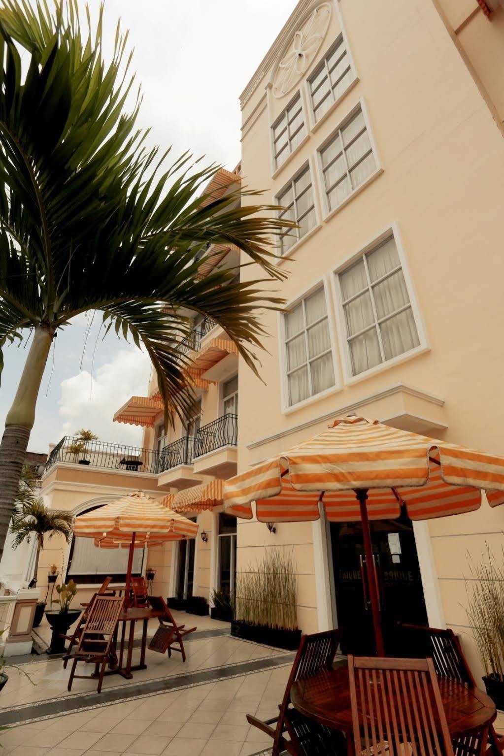 Amarelo Hotel Solo Exterior foto